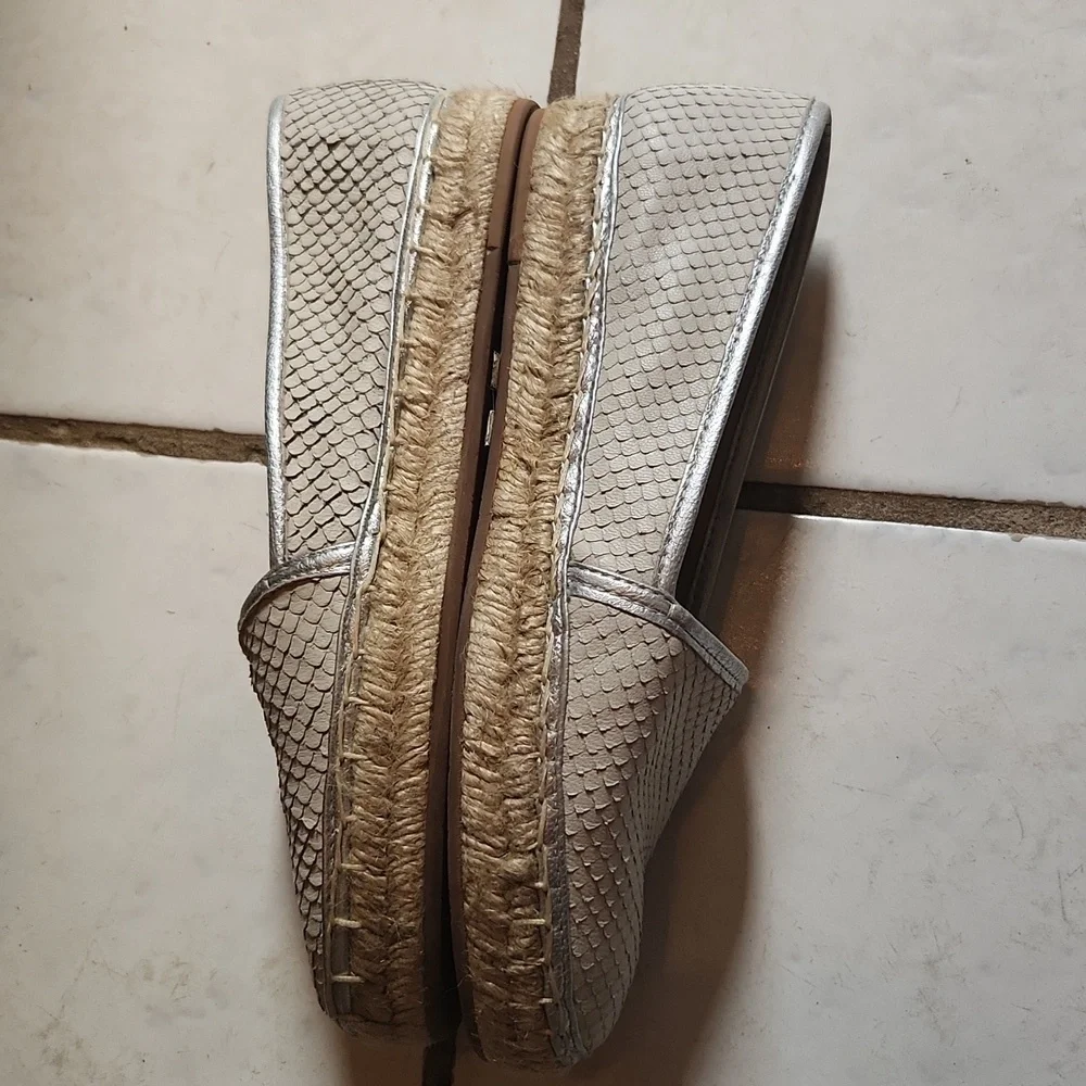 Johnston & Murphy Shoes Womens Size 6.5 Grey Suede Jaden Espadrilles Scale Jute